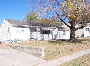 716 W Ash St, Junction City, KS 66441