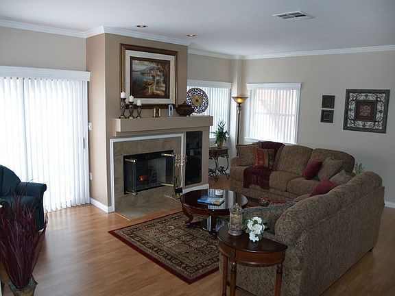 The sun ligtens the room. The solar screens keep it cool. Perfect!