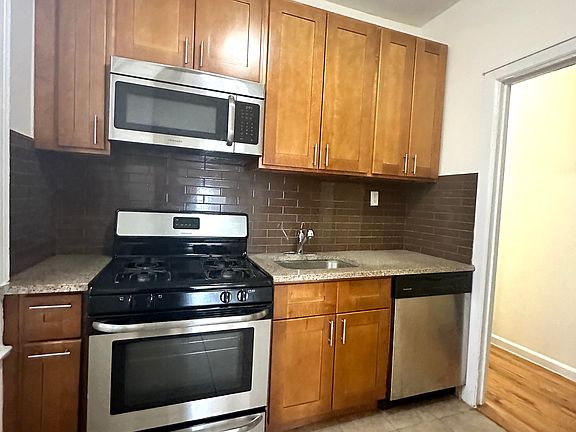 2nd image of 11820 Queens Blvd Ste 3