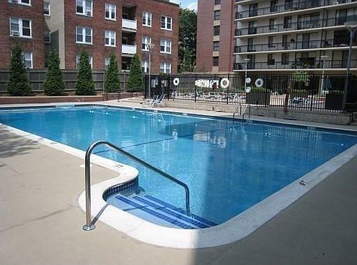 3rd image of 59 Longwood Ave #801