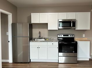 683 High St FLOOR 3, Central Falls, RI 02863