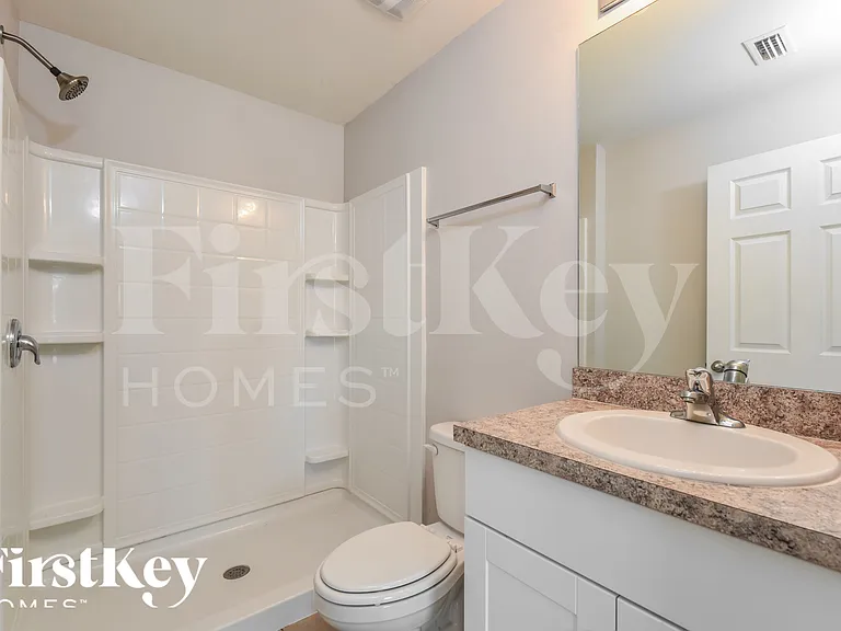 1195 Desmond St — Photo 14