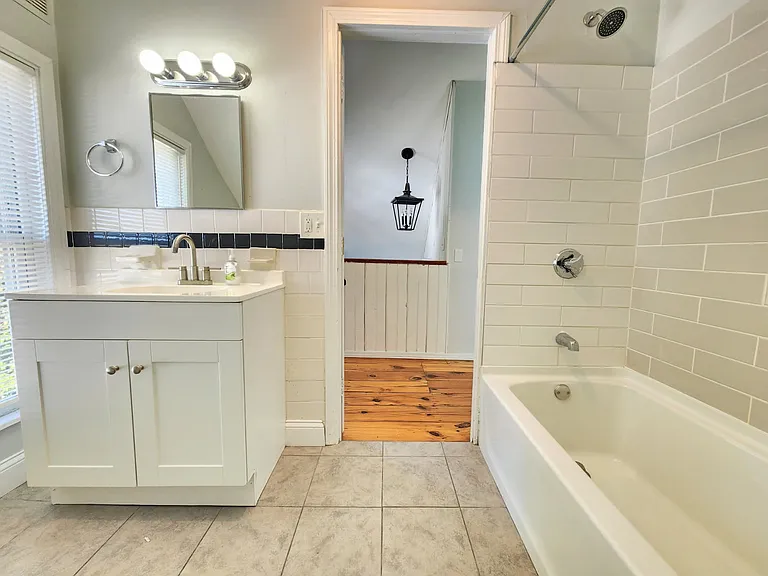 46-48 Carrington Ave #4L — Photo 10