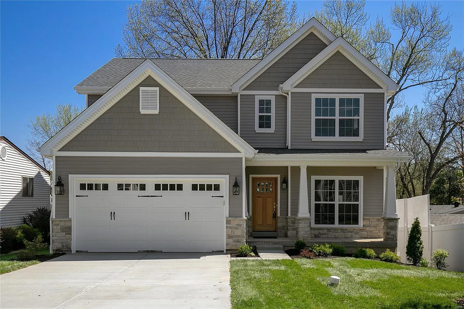 340 Crest Ave photo 1