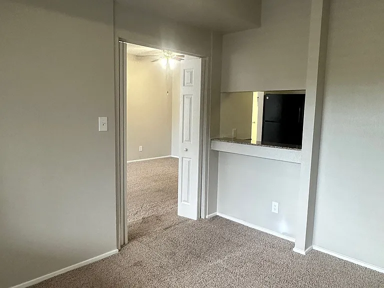 Augusta Court Apartments — Photo 35