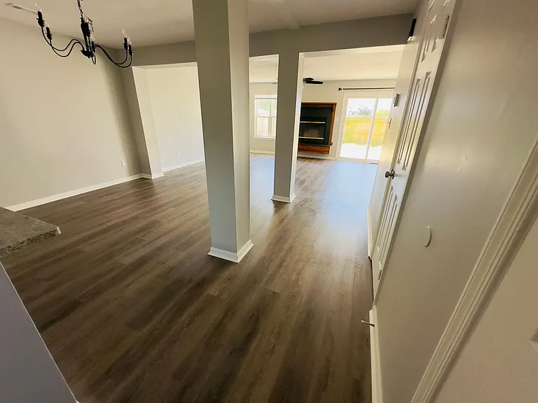 1607 Slidell Ln — Photo 8