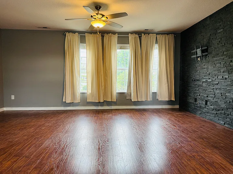 1733 SW 32nd Ln — Photo 7
