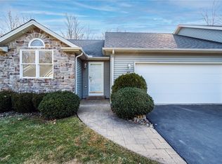 421 Hills Creek Rd, Brookfield, OH 44403