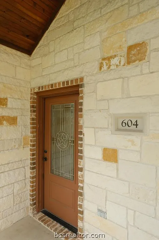 5 bed, 5.5 bath, 2124 sqft, $5,295 — Photo 3