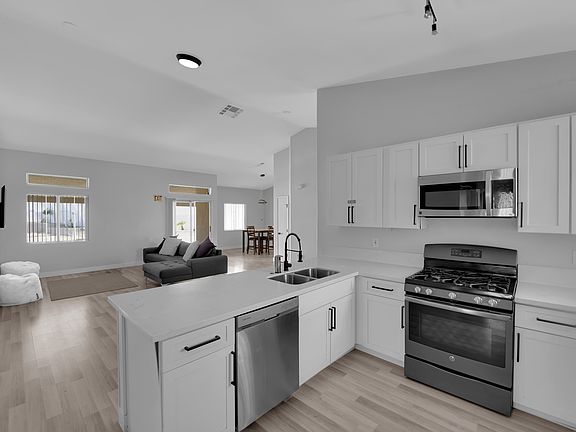 3rd image of 724 Zalataia Way