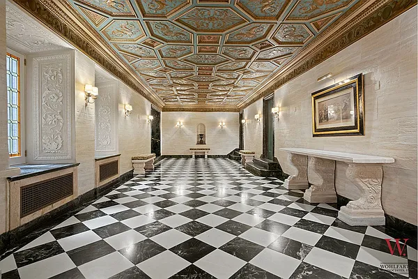 Sold by Wohlfarth & Associates Inc | media 18