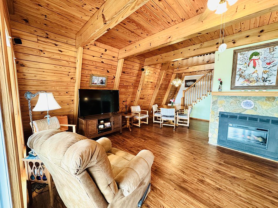 13th image of this home