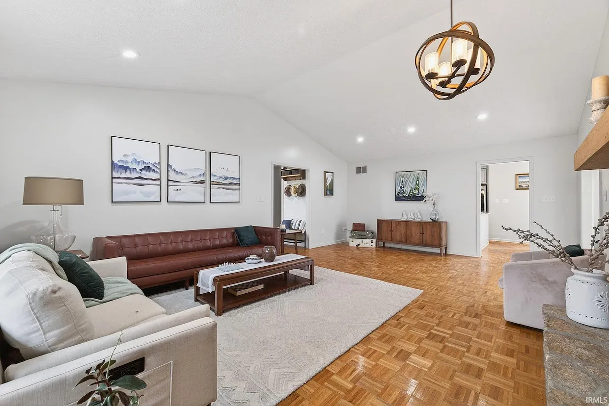 4 bed, 3400 sqft, $2,600 — Photo 2