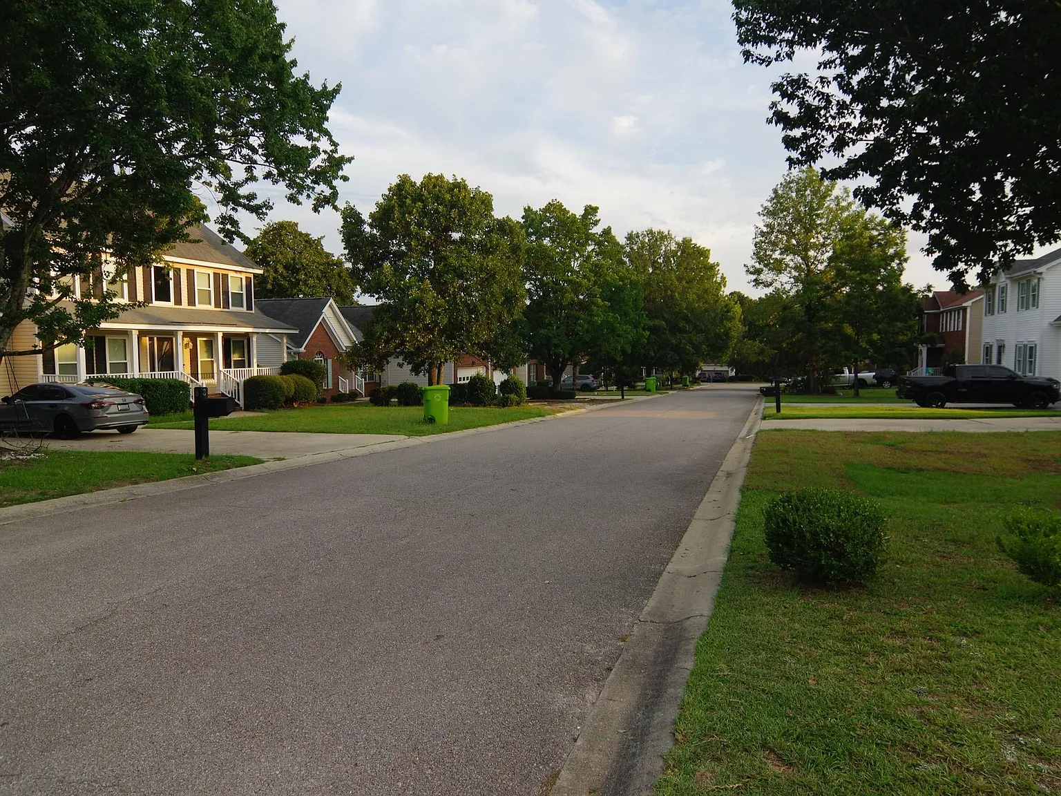 4 bed, 2002 sqft, $2,300 — Photo 2