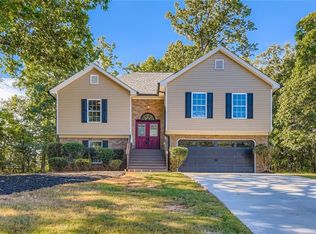 101 Solomon Dr, Ellenwood, GA 30294