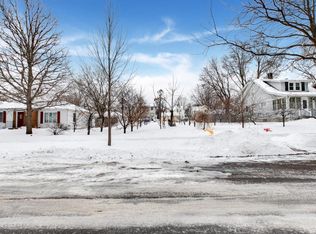 976 Rose Ave E, Saint Paul, MN 55106