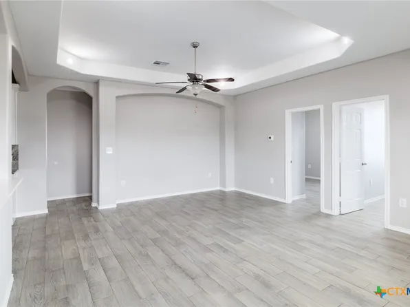 171 Daniel Dr, Bertram, TX 78605