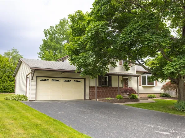 160 Olde Erie Trl, Rochester, NY 14626