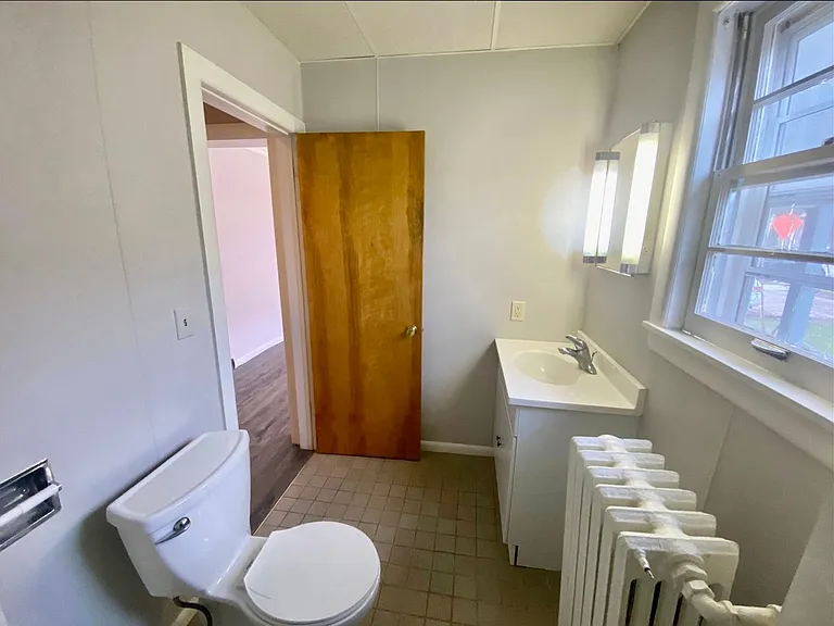 329 Lyon St NE #1 — Photo 7