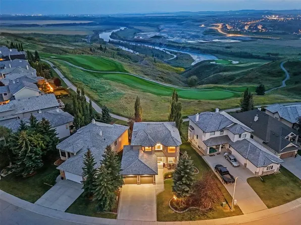 158 N Gleneagles Vw, Cochrane, AB T4C 1W2