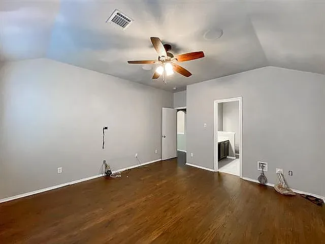 1000 Campbell Dr — Photo 3