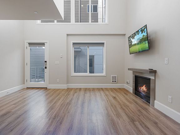 5th image of 3610 1st Ave NW #B