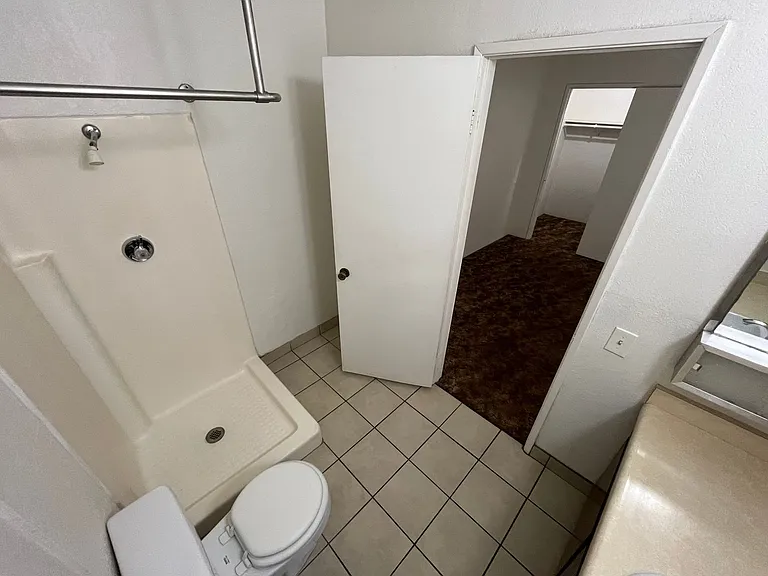 124 S G St — Photo 12