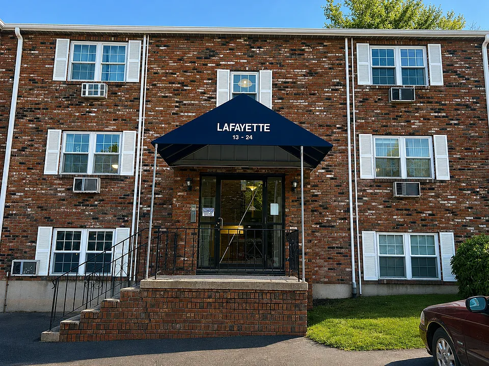 740 Central St #L13