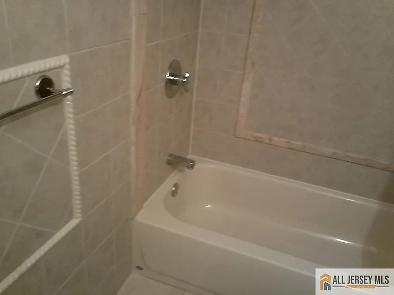510 Sunshine Ct — Photo 11