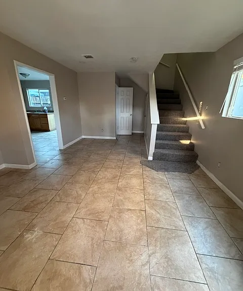 1690 Ellen Ave #4 — Photo 2