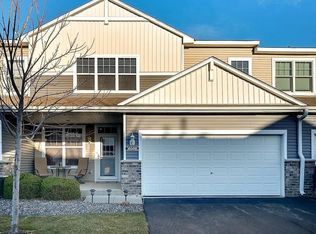 1650 White Pine Way UNIT B, Carver, MN 55315