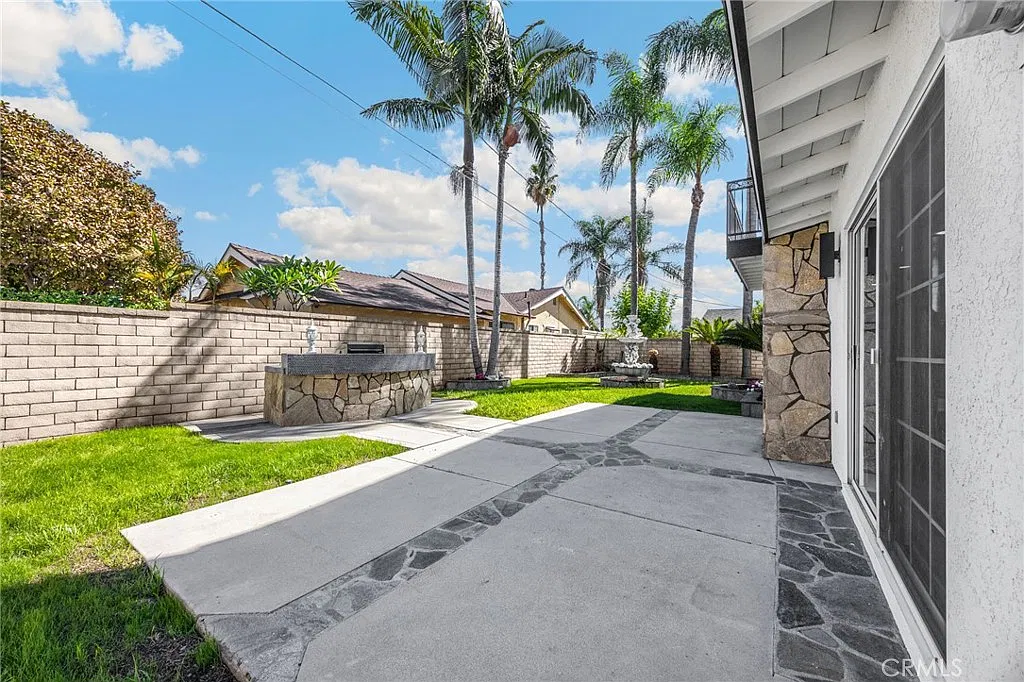 4 bed, 2600 sqft, $5,500 — Photo 3
