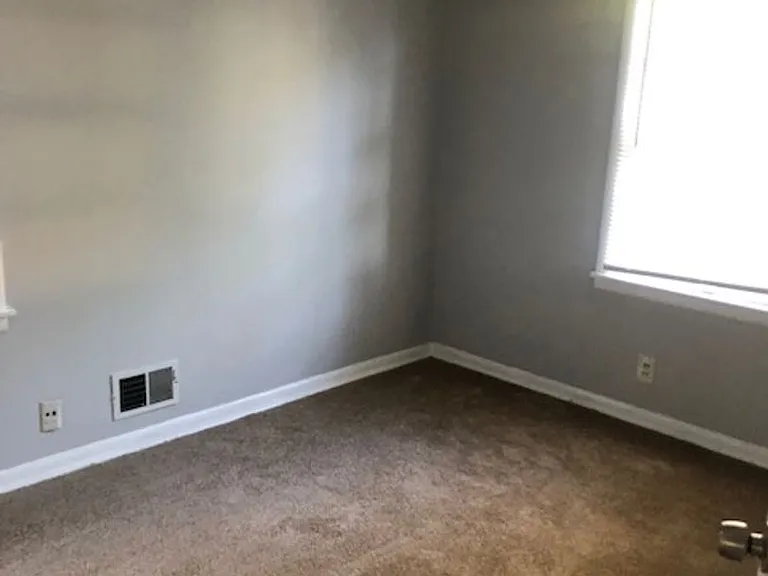 6732 Frankfort Ave — Photo 6