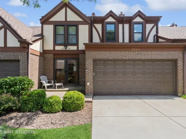 2843 Brighton Ct, Westchester, IL 60154