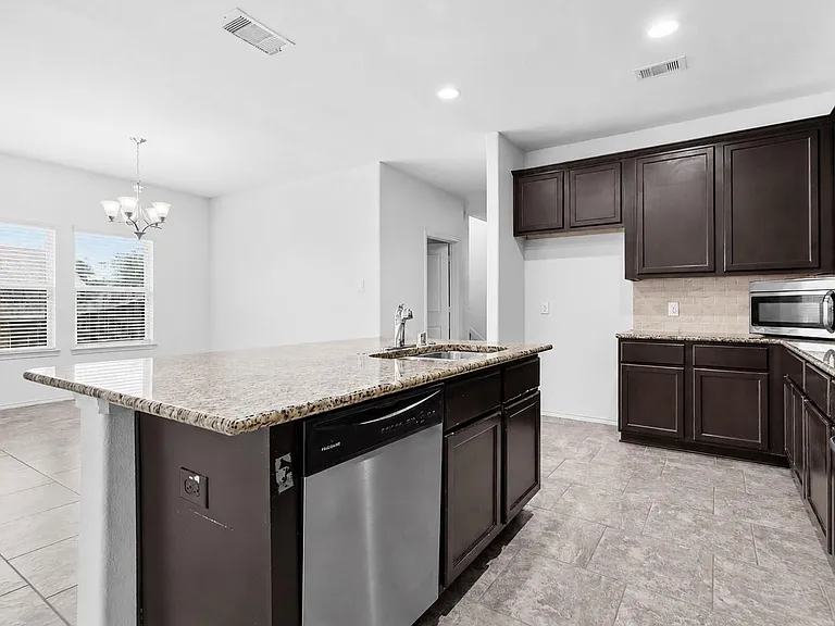 166 Meadow Grove Dr — Photo 18