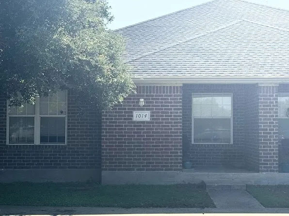 1014 Sun Meadow Ct, College Station, TX 77845
