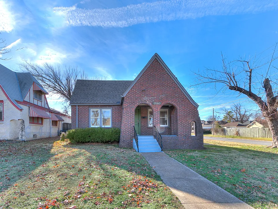 2560 NW 22nd St