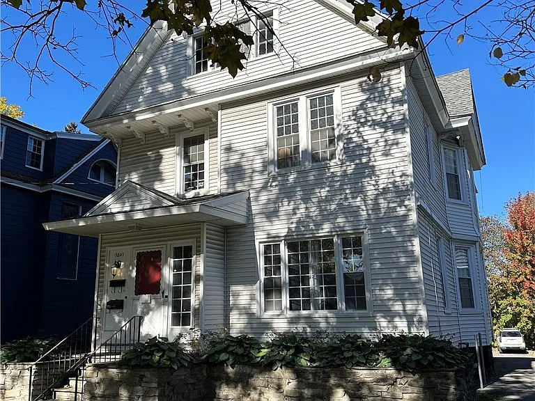 1801 James St #2 — Photo 3