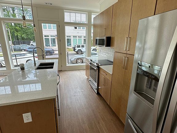 3rd image of 9058 Main St #128