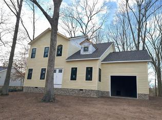 4814 Selwyn Dr, Winston Salem, NC 27104