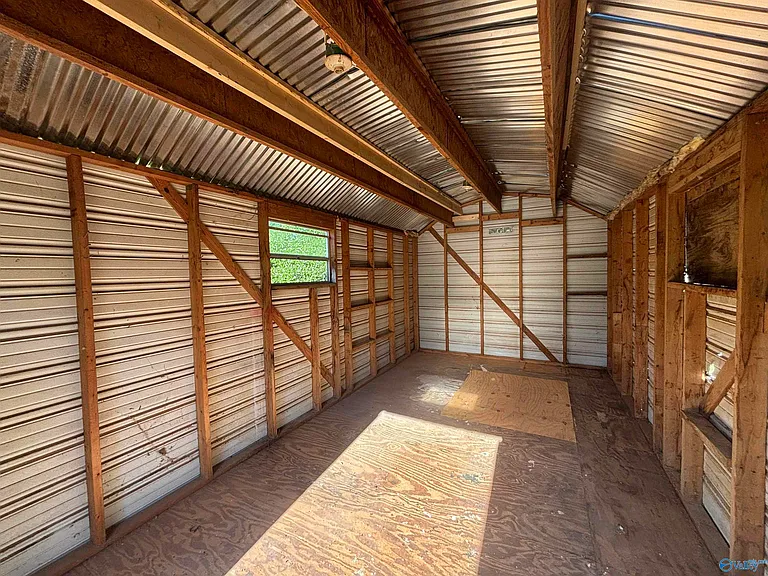 510 Clift Dr — Photo 32