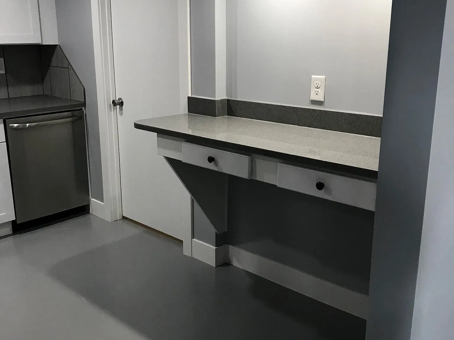 3 bed, 800 sqft, $2,000 — Photo 3