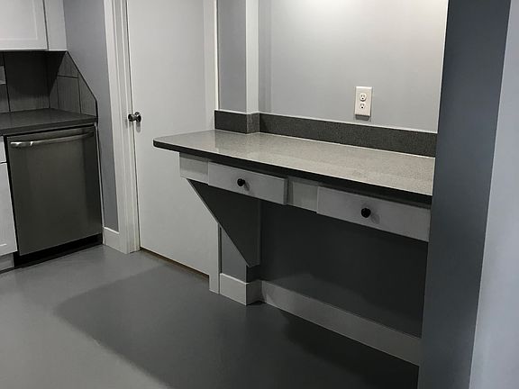 3rd image of 3210 S Elmer St #B