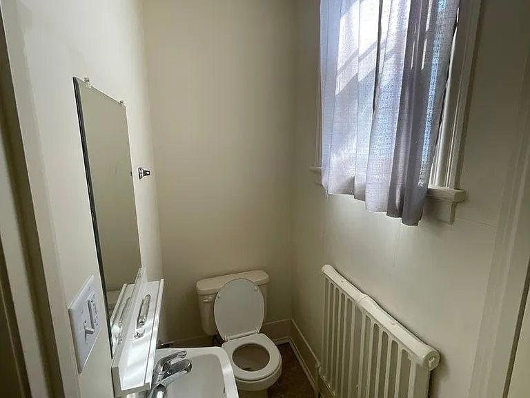 212 E Main St - DNTF — Photo 19