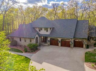 4705 Indian Bend Rd, Oshkosh, WI 54904