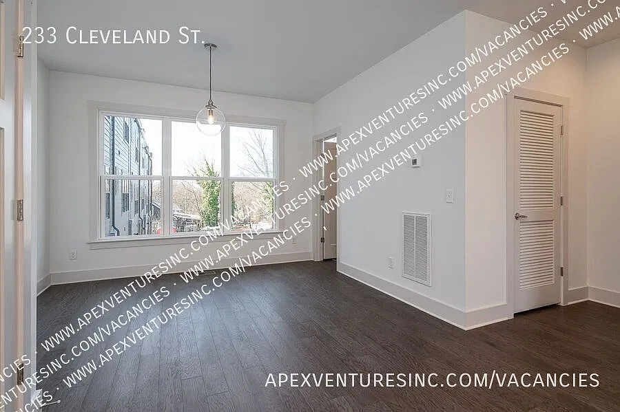 Beautiful New build in Cleveland Park (Downtown Nashville) — Photo 4