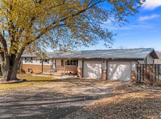 652 W Washington Ave, Lewistown, IL 61542