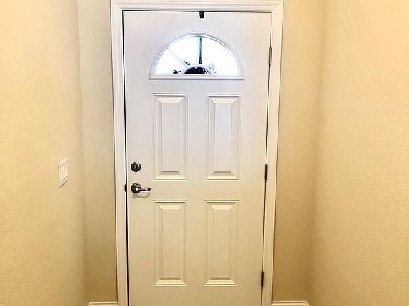 3rd image of 28 Woodlawn Dr