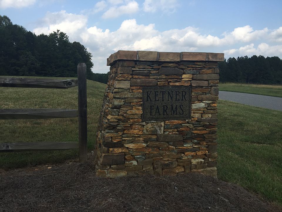 2nd image of 387 Farm Estates Dr