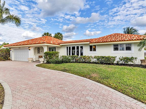 4th image of 5580 NE 31st Avenue